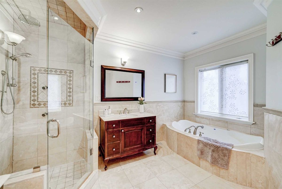 111 Alfred Ave 111 Alfred Ave Toronto