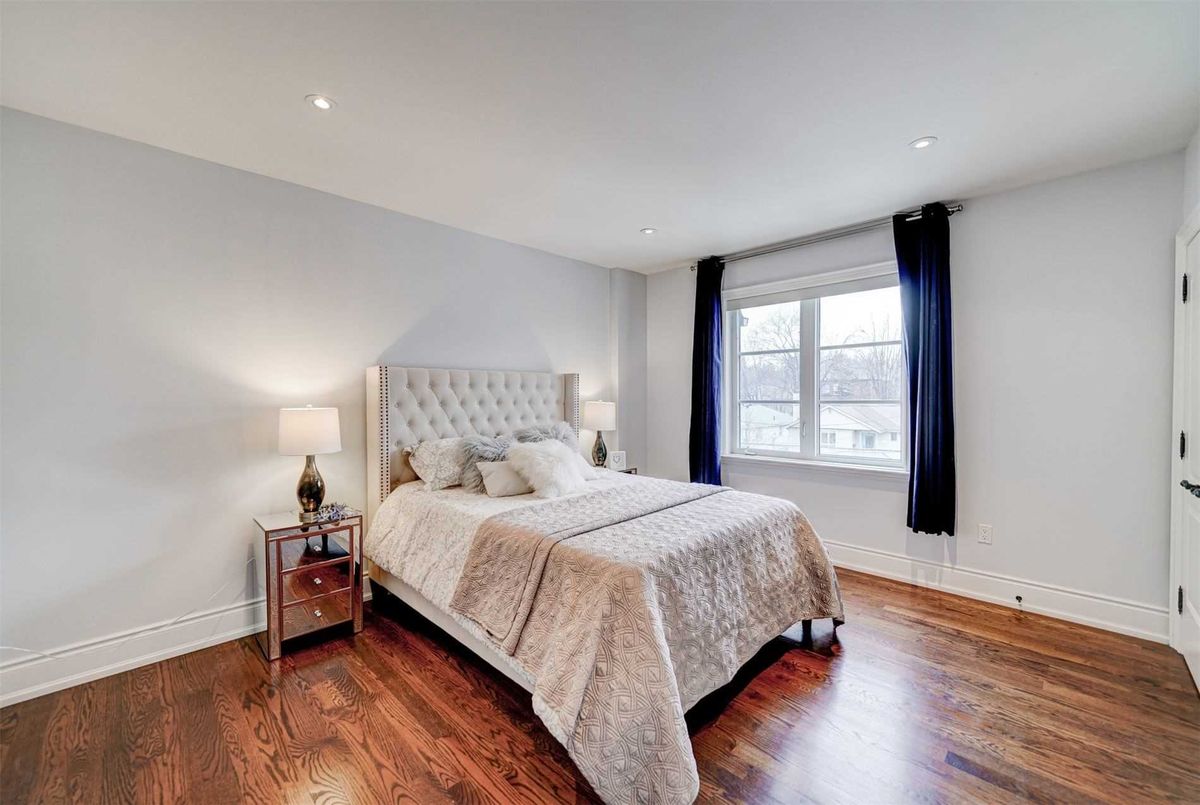 111 Alfred Ave 111 Alfred Ave Toronto