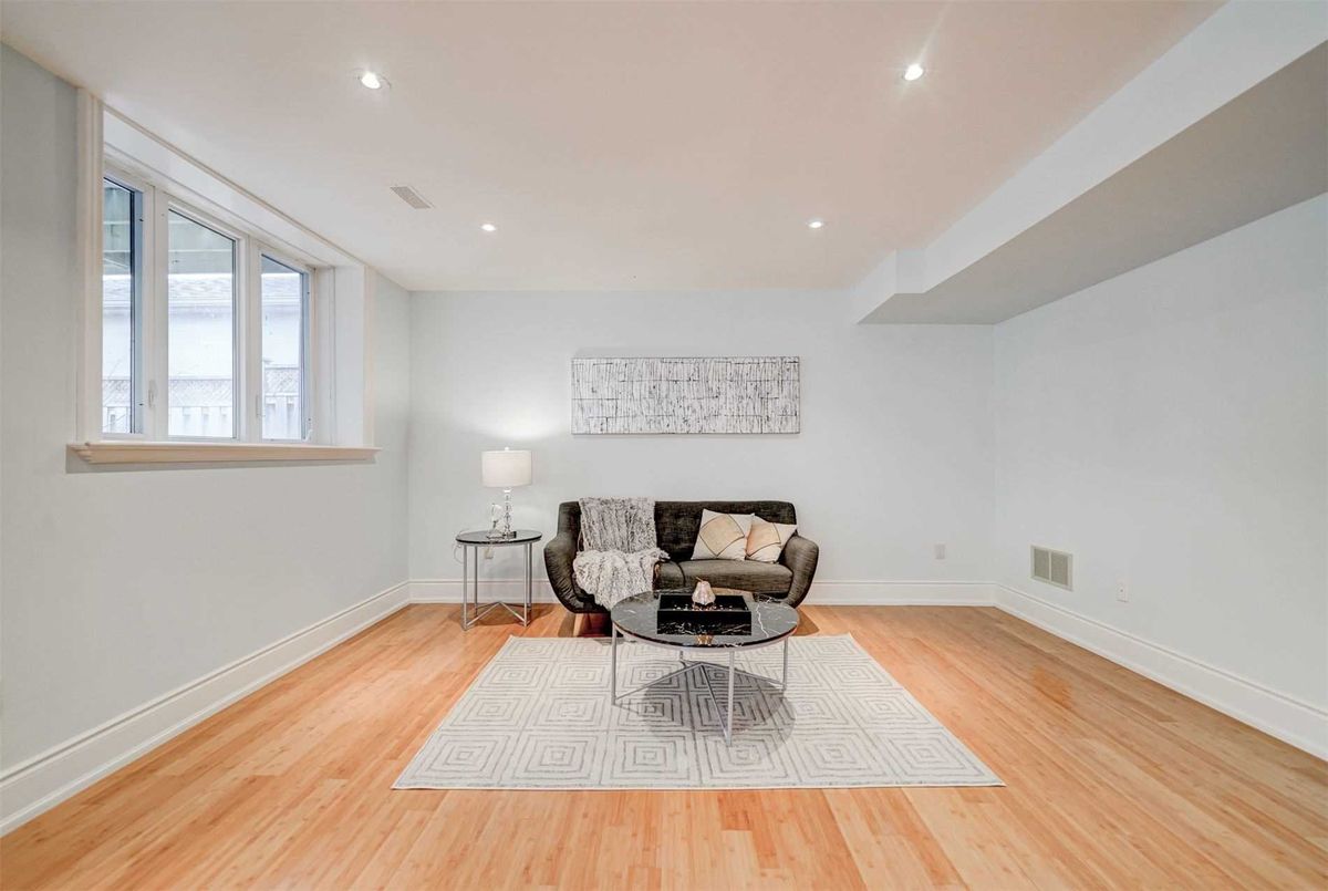 111 Alfred Ave 111 Alfred Ave Toronto