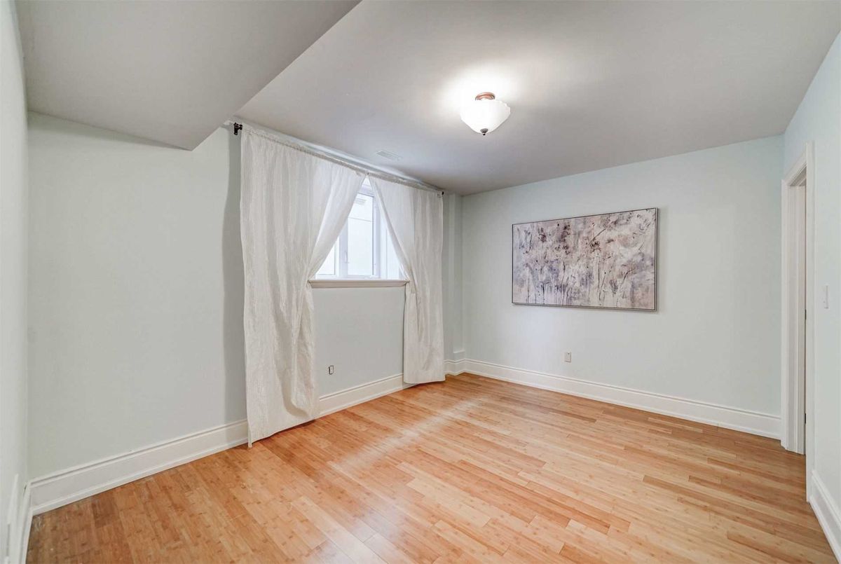 111 Alfred Ave 111 Alfred Ave Toronto