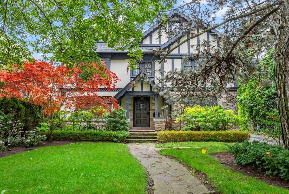 373 Glengrove Avenue W 373 Glengrove Avenue W Toronto C04