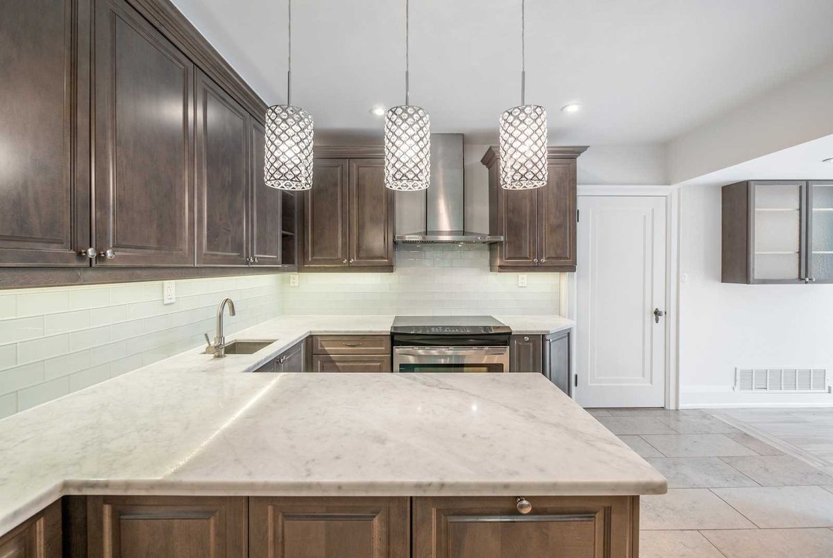 373 Glengrove Avenue W 373 Glengrove Avenue W Toronto C04