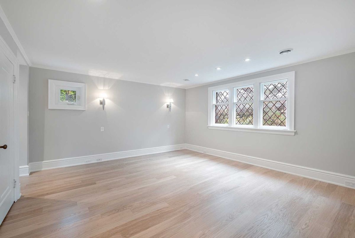 373 Glengrove Avenue W 373 Glengrove Avenue W Toronto C04