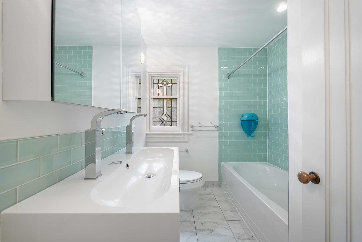 373 Glengrove Avenue W 373 Glengrove Avenue W Toronto C04