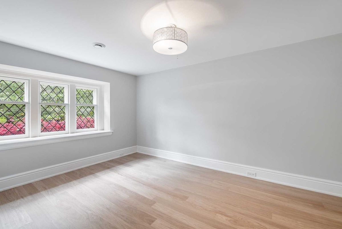 373 Glengrove Avenue W 373 Glengrove Avenue W Toronto C04