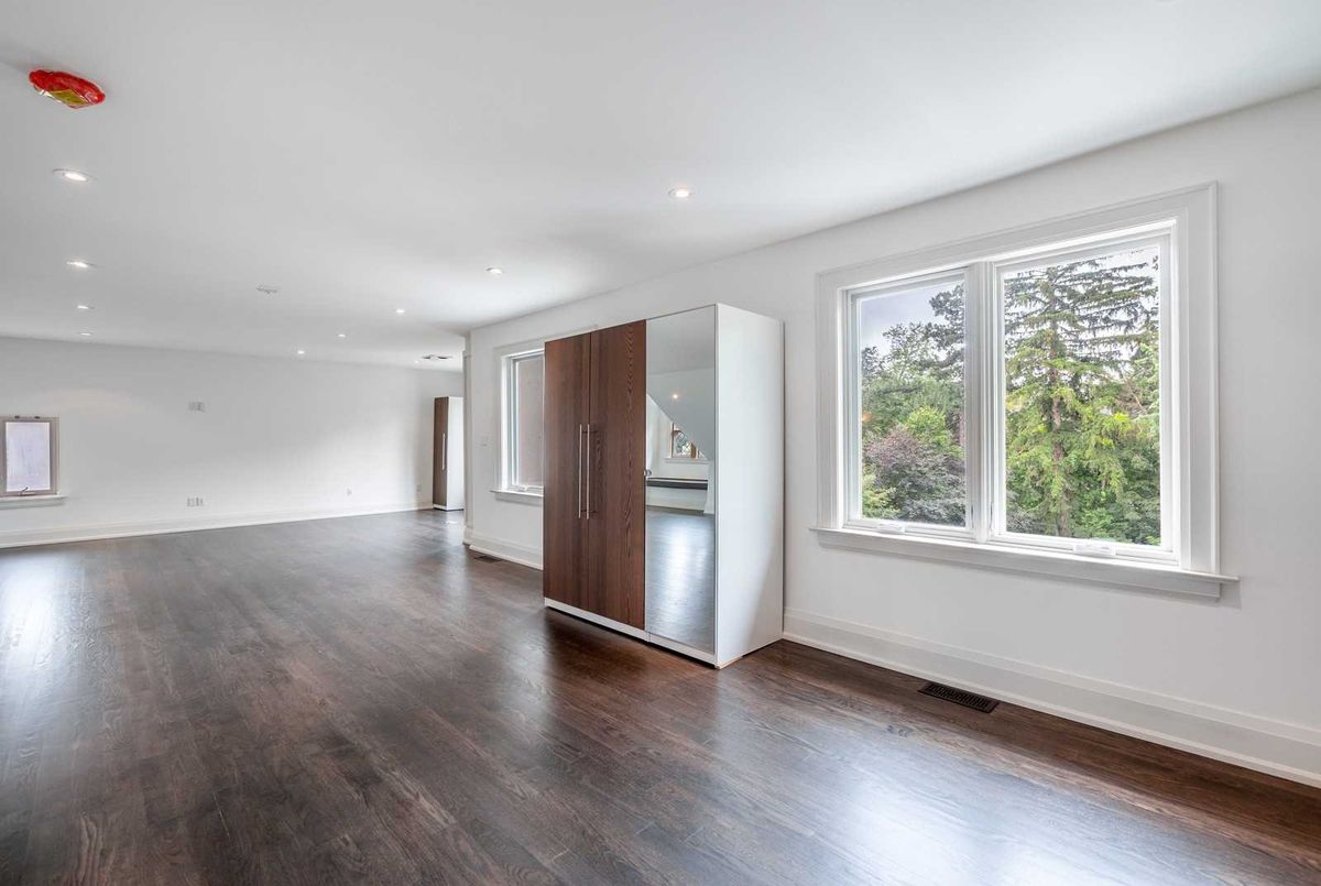 373 Glengrove Avenue W 373 Glengrove Avenue W Toronto C04