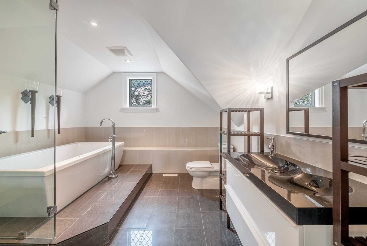 373 Glengrove Avenue W 373 Glengrove Avenue W Toronto C04