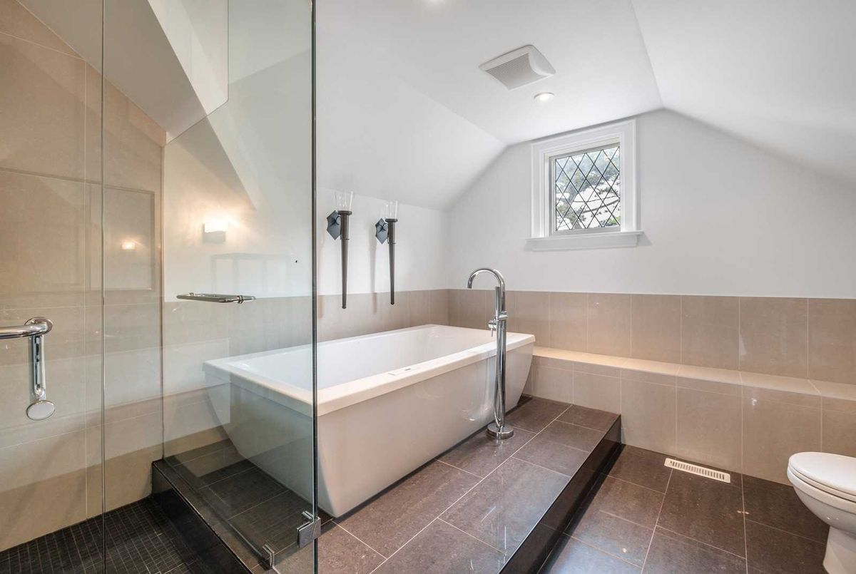 373 Glengrove Avenue W 373 Glengrove Avenue W Toronto C04