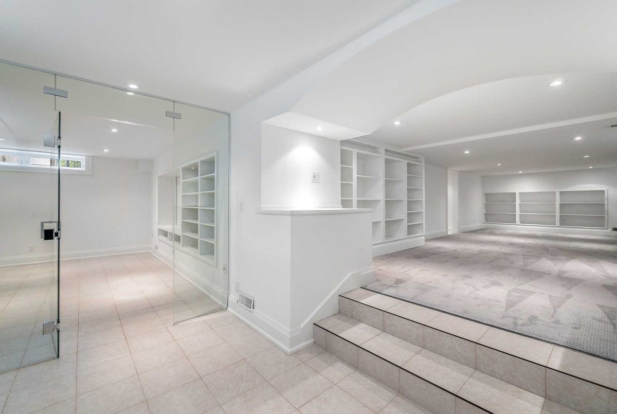 373 Glengrove Avenue W 373 Glengrove Avenue W Toronto C04