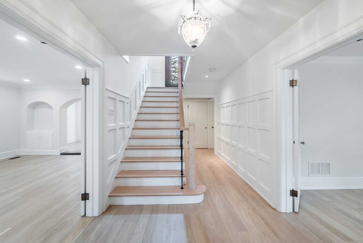 373 Glengrove Avenue W 373 Glengrove Avenue W Toronto C04