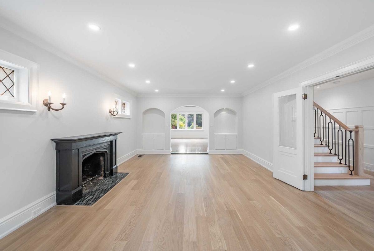 373 Glengrove Avenue W 373 Glengrove Avenue W Toronto C04