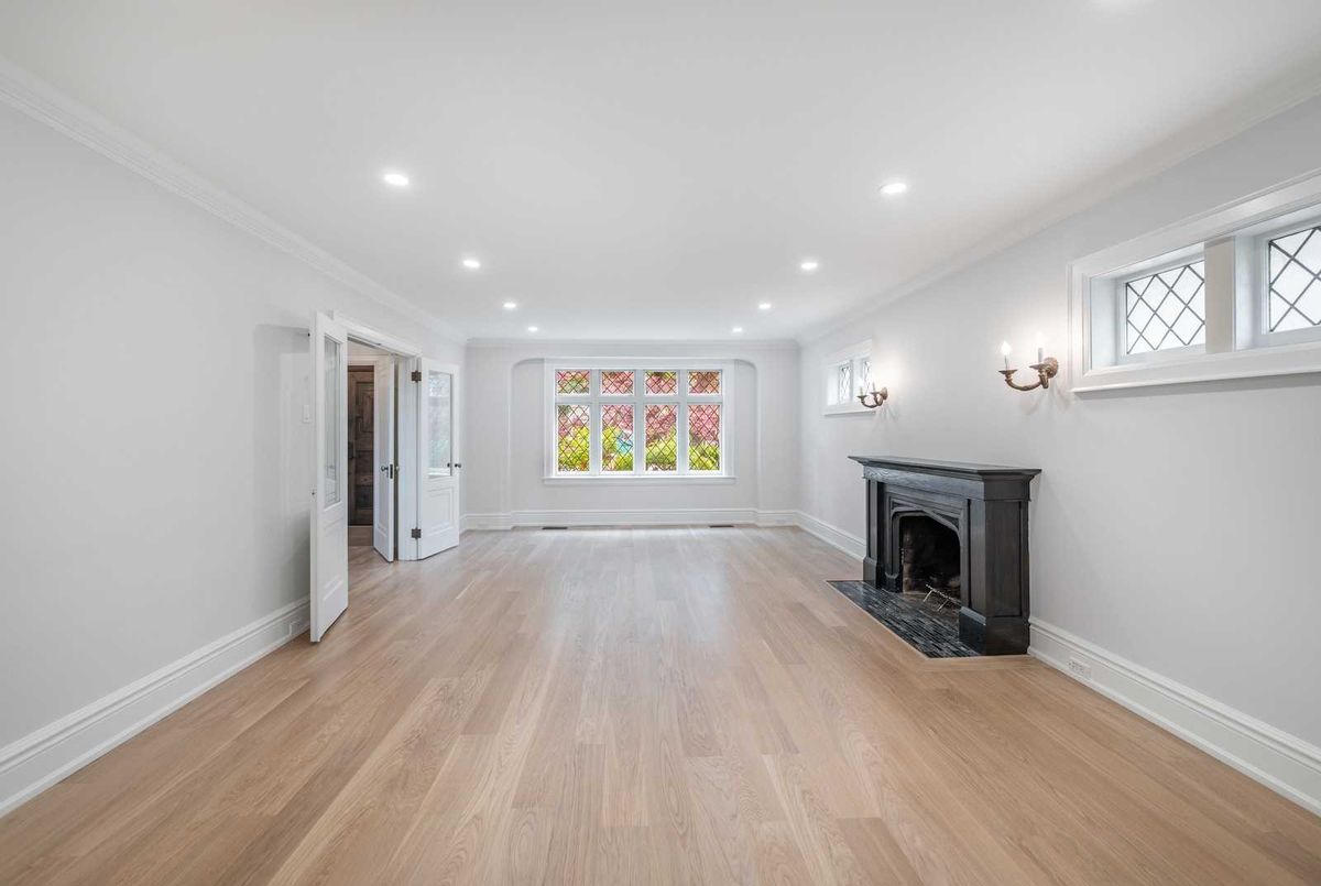 373 Glengrove Avenue W 373 Glengrove Avenue W Toronto C04