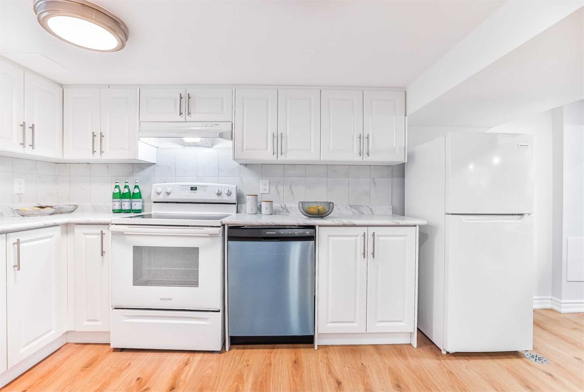 184 Finch Avenue E 184 Finch Avenue E Toronto C14