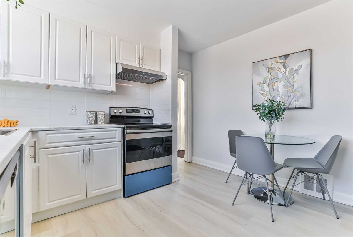 184 Finch Avenue E 184 Finch Avenue E Toronto C14