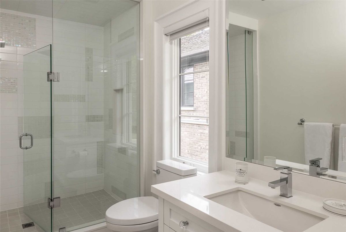 33 Green Valley Rd 33 Green Valley Rd Toronto