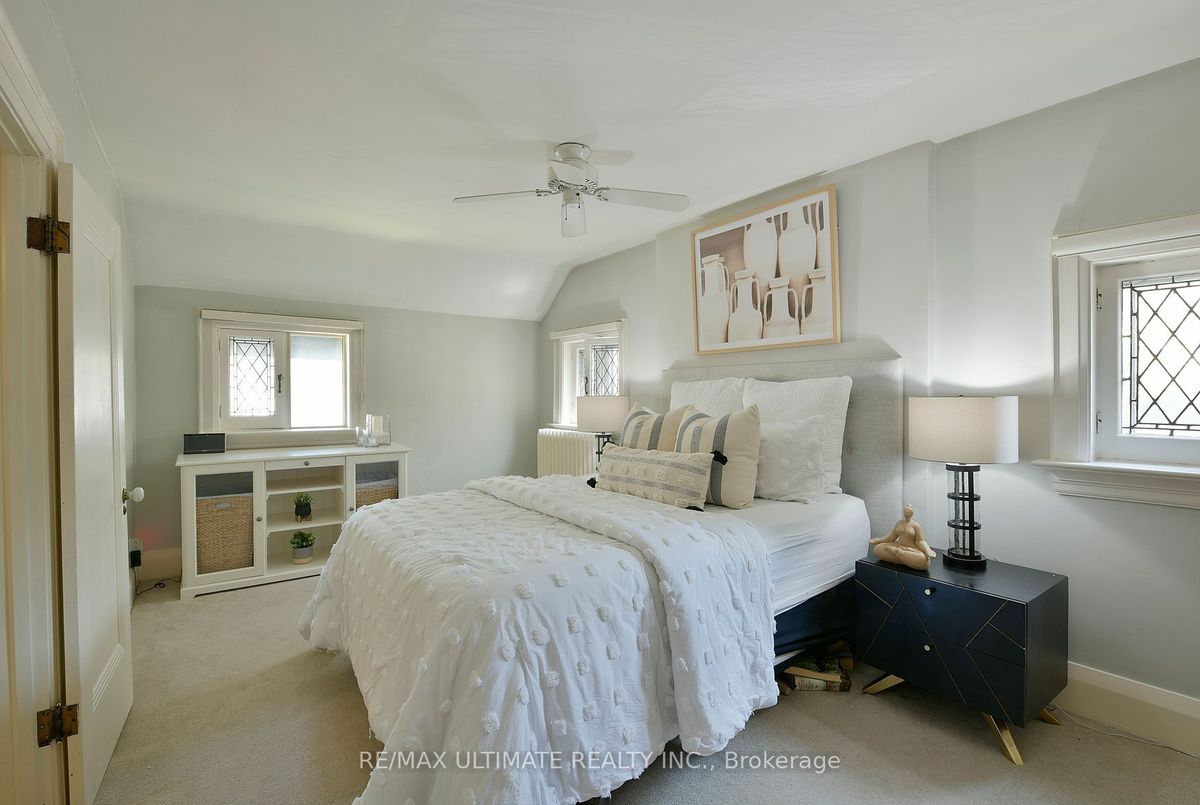 img-gallery