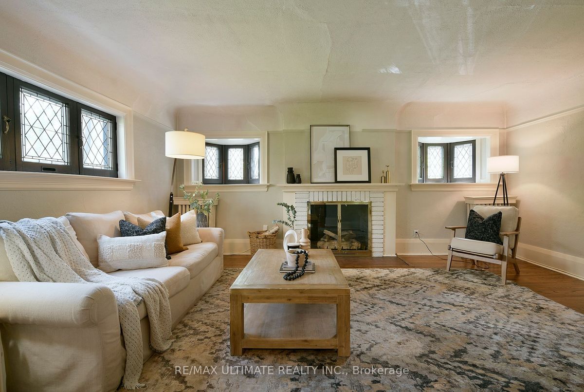 img-gallery