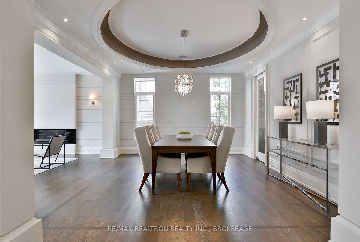 12 Waring Court 12 Waring Court Toronto C14