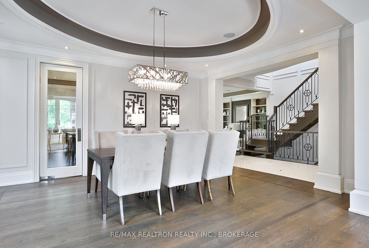 12 Waring Court 12 Waring Court Toronto C14