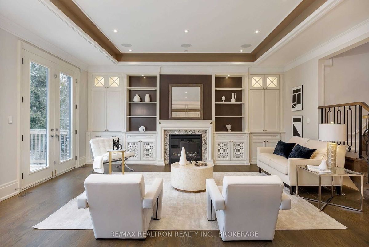 12 Waring Court 12 Waring Court Toronto C14