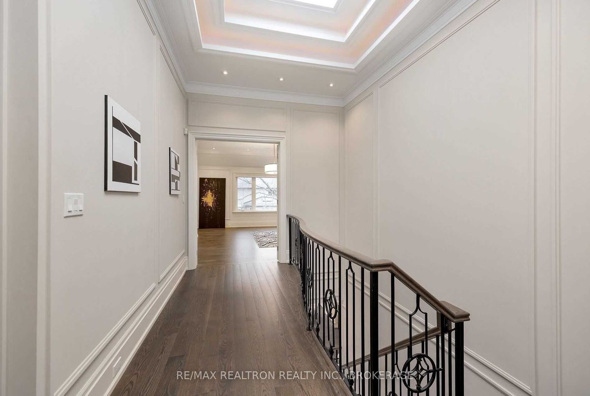 12 Waring Court 12 Waring Court Toronto C14