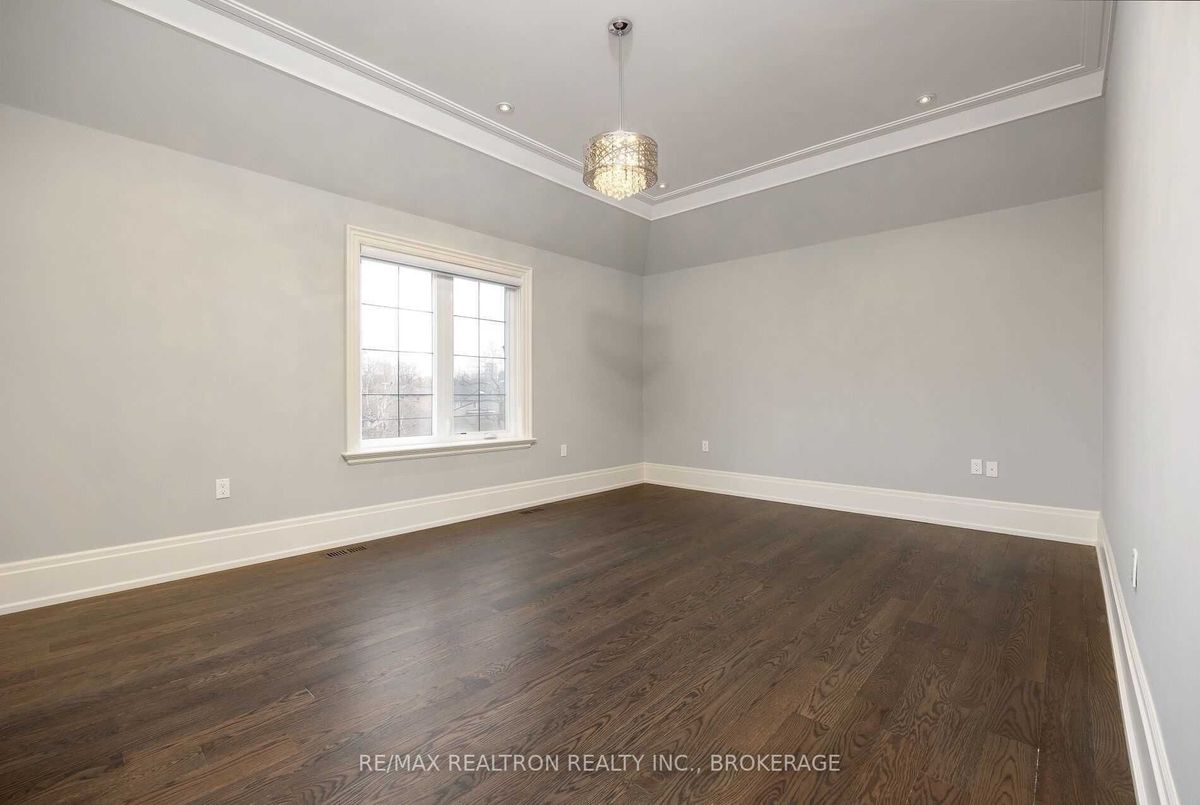 12 Waring Court 12 Waring Court Toronto C14