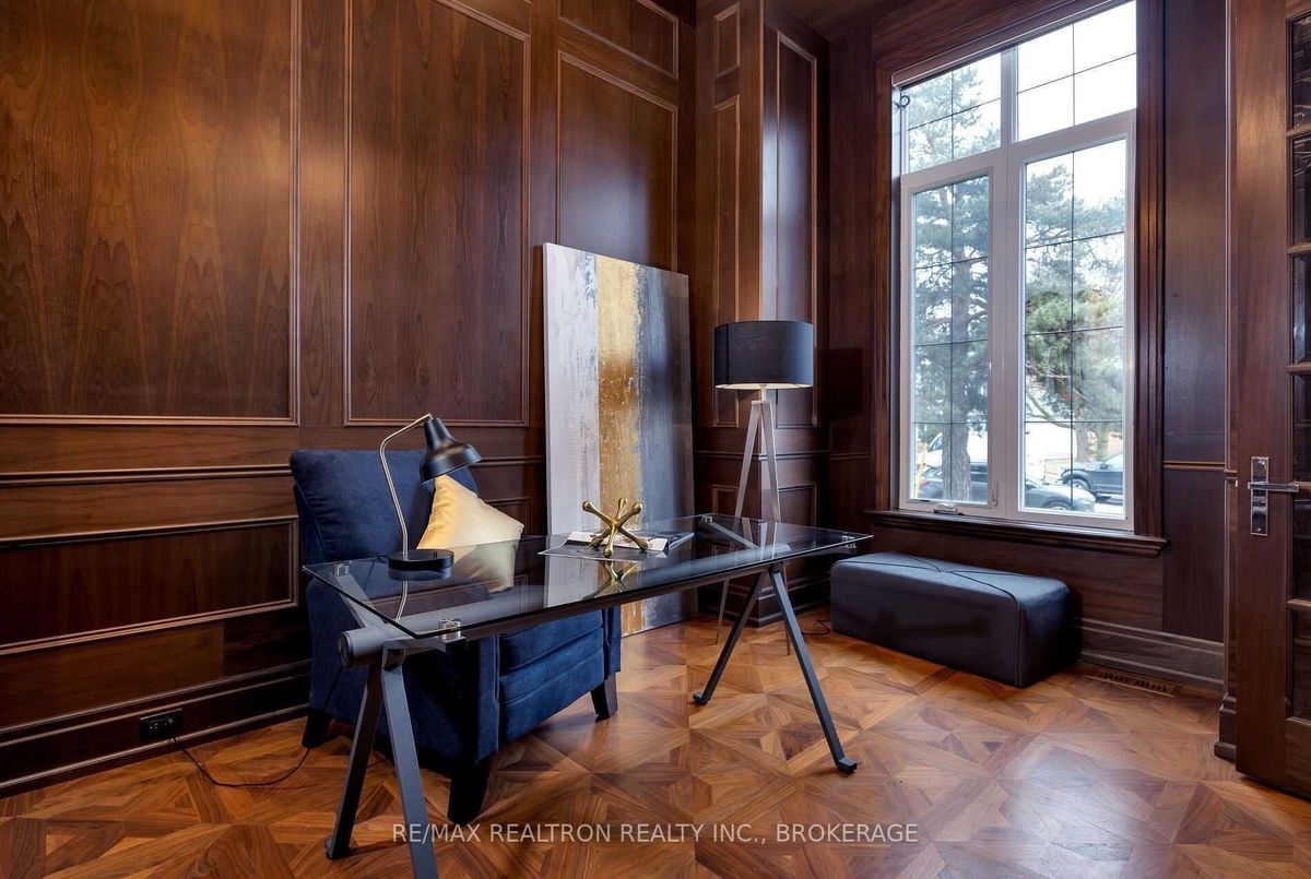 12 Waring Court 12 Waring Court Toronto C14