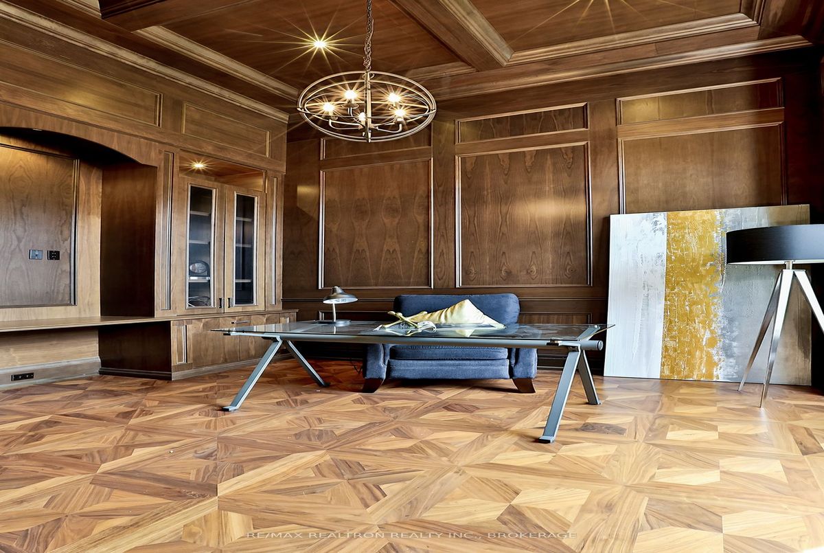 12 Waring Court 12 Waring Court Toronto C14