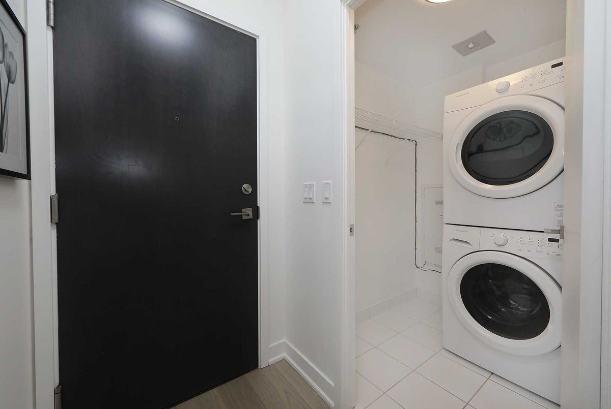 526-20 Minowan Miikan Lane 526-20 Minowan Miikan Lane Toronto