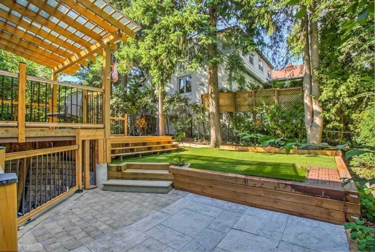 20 Maxome Avenue 20 Maxome Avenue Toronto C14