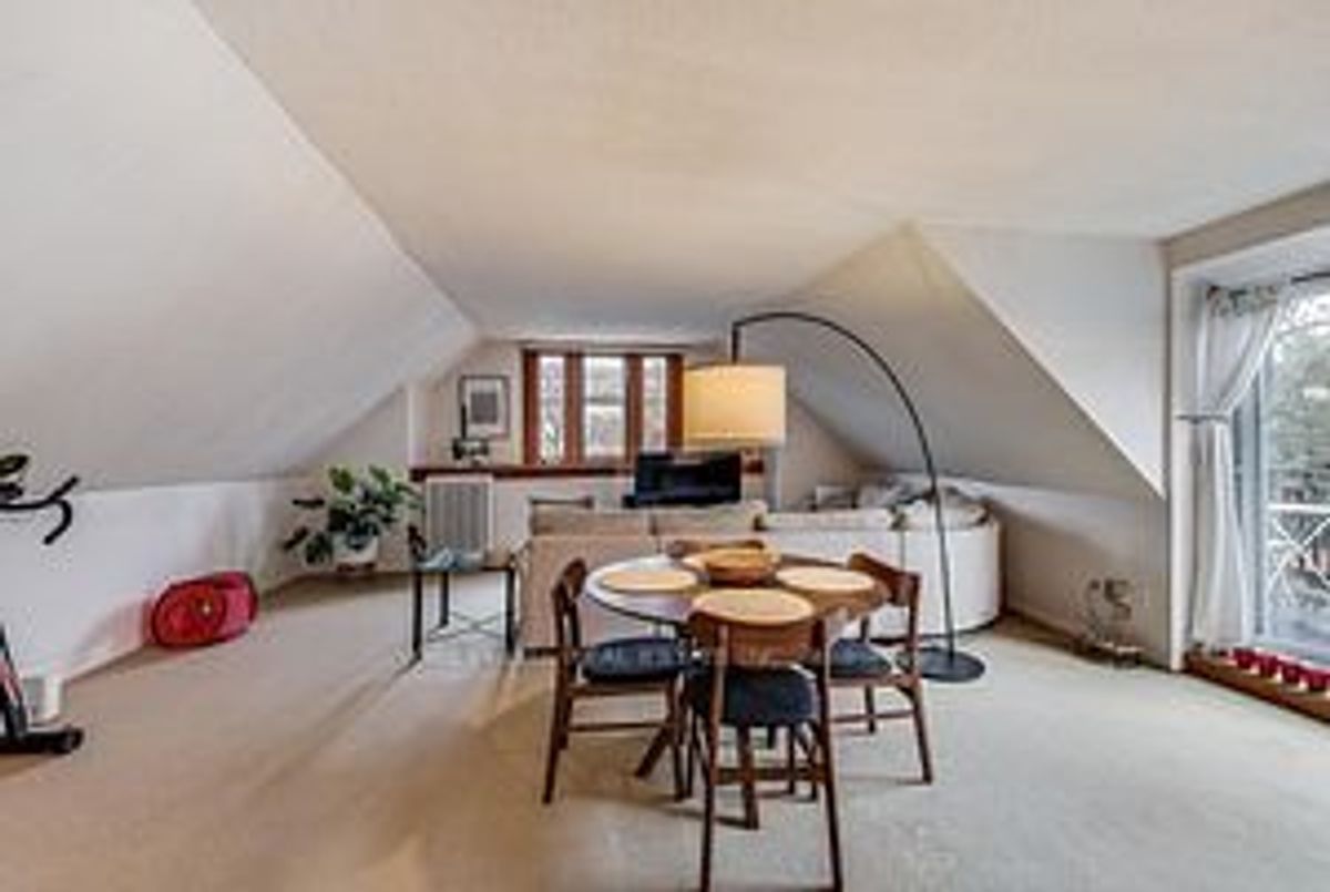 72 Walmer Road 72 Walmer Road Toronto C02