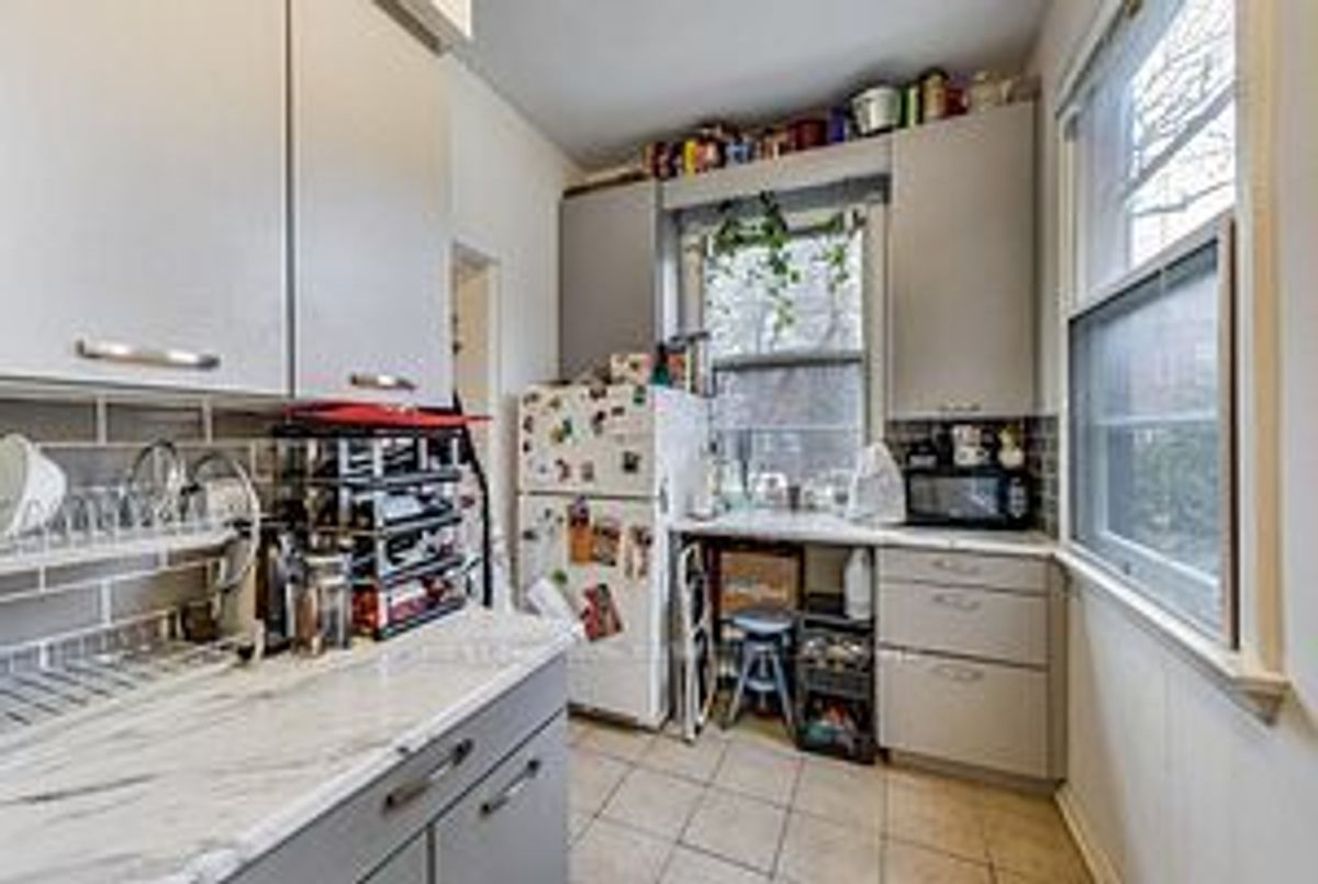 72 Walmer Road 72 Walmer Road Toronto C02