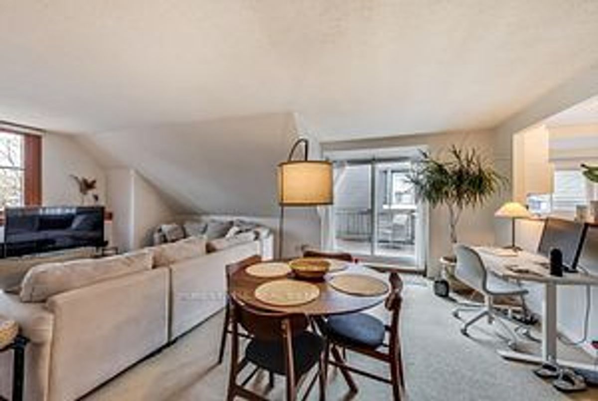 72 Walmer Road 72 Walmer Road Toronto C02