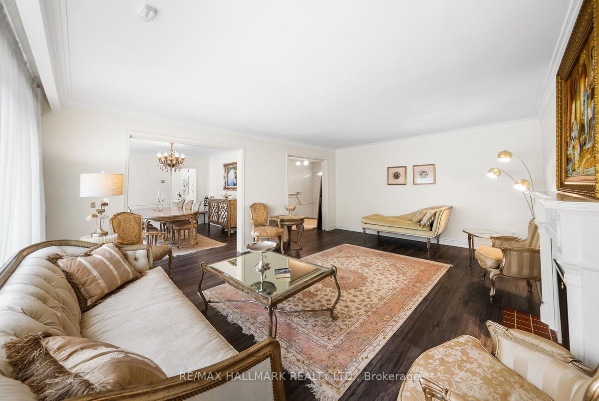 86 Bannatyne Drive 86 Bannatyne Drive Toronto C12