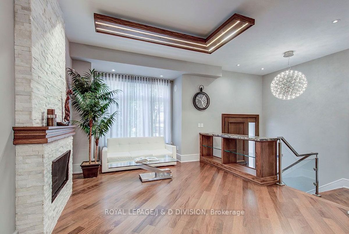 149 Kingsdale Avenue 149 Kingsdale Avenue Toronto C14