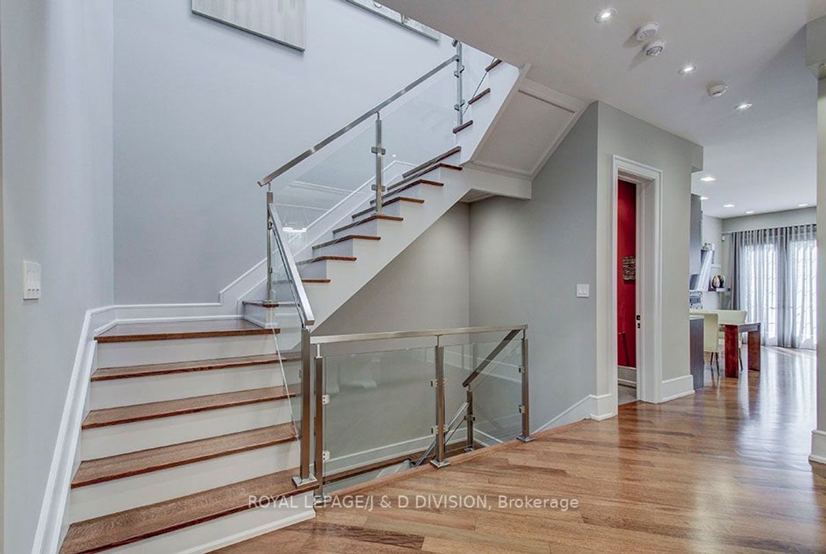 149 Kingsdale Avenue 149 Kingsdale Avenue Toronto C14