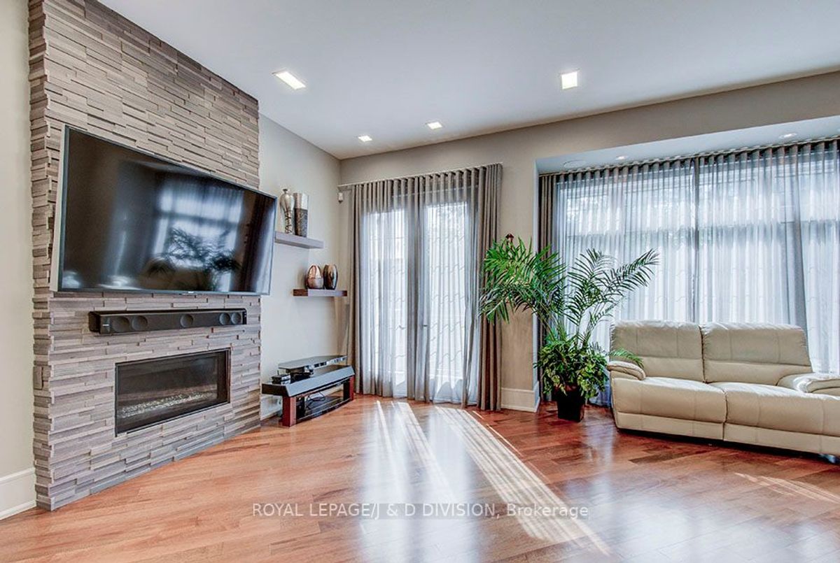 149 Kingsdale Avenue 149 Kingsdale Avenue Toronto C14