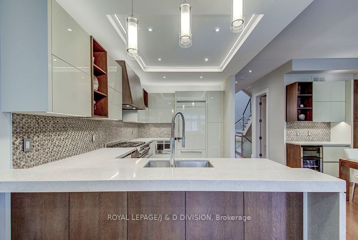 149 Kingsdale Avenue 149 Kingsdale Avenue Toronto C14