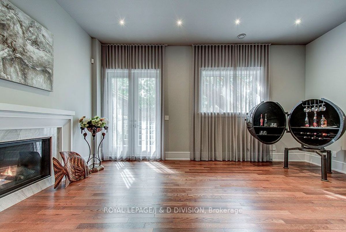 149 Kingsdale Avenue 149 Kingsdale Avenue Toronto C14