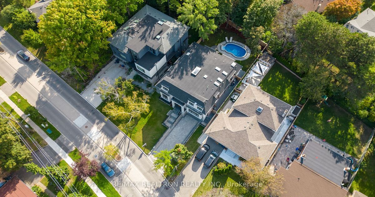52 Burbank Dr Toronto