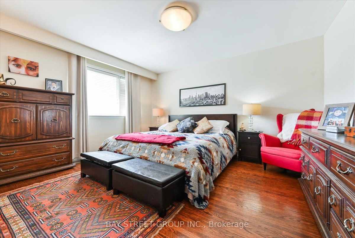 9 Doverwood Court 9 Doverwood Court Toronto C14