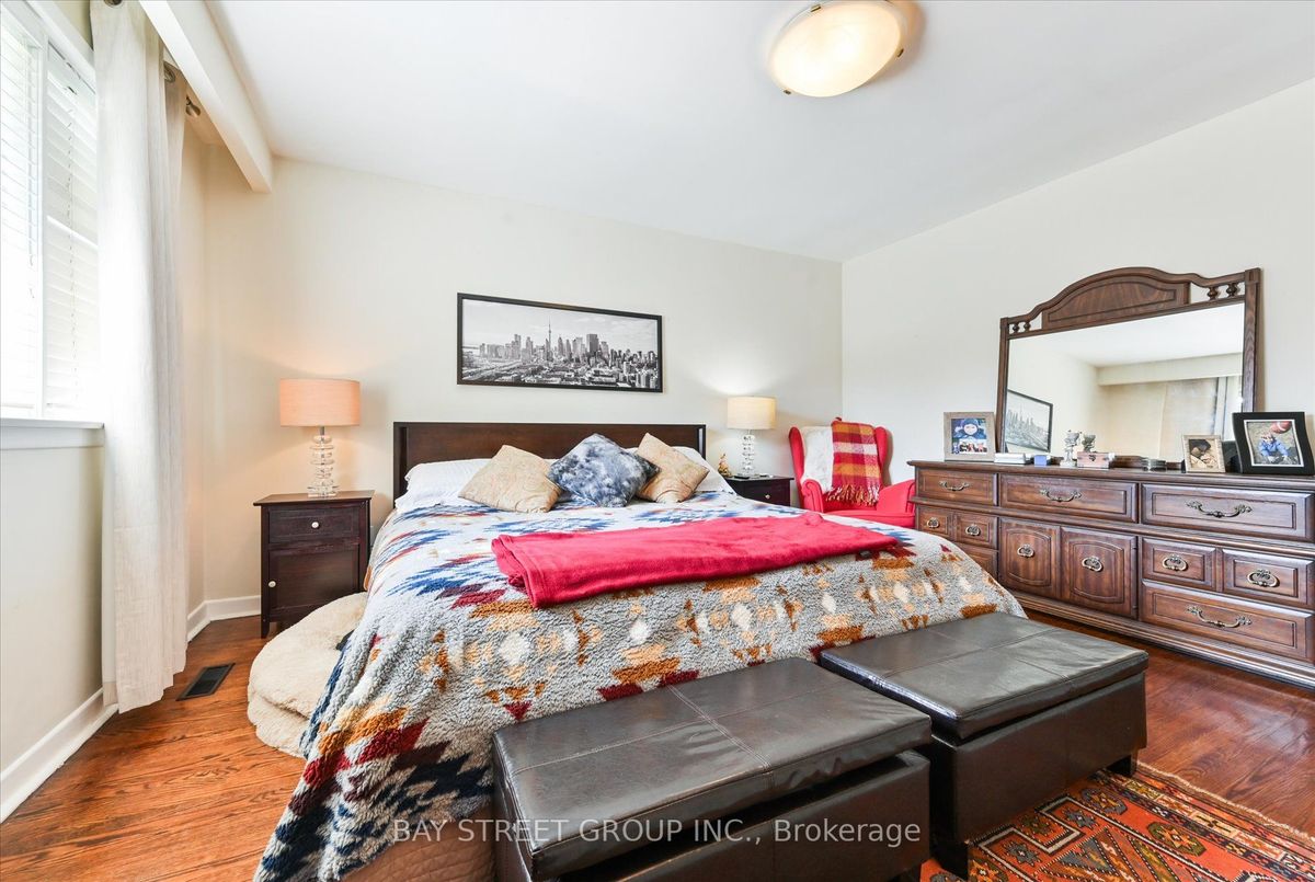 9 Doverwood Court 9 Doverwood Court Toronto C14