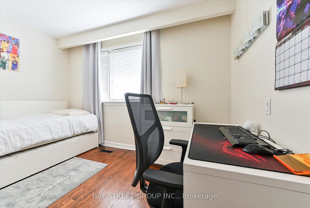 9 Doverwood Court 9 Doverwood Court Toronto C14