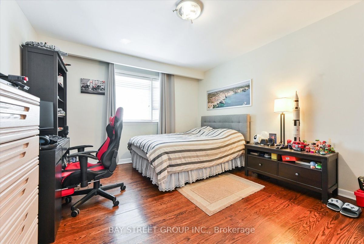 9 Doverwood Court 9 Doverwood Court Toronto C14