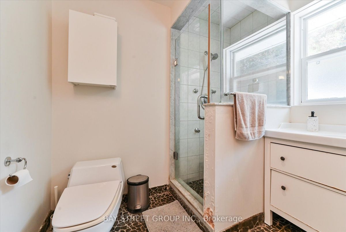 9 Doverwood Court 9 Doverwood Court Toronto C14