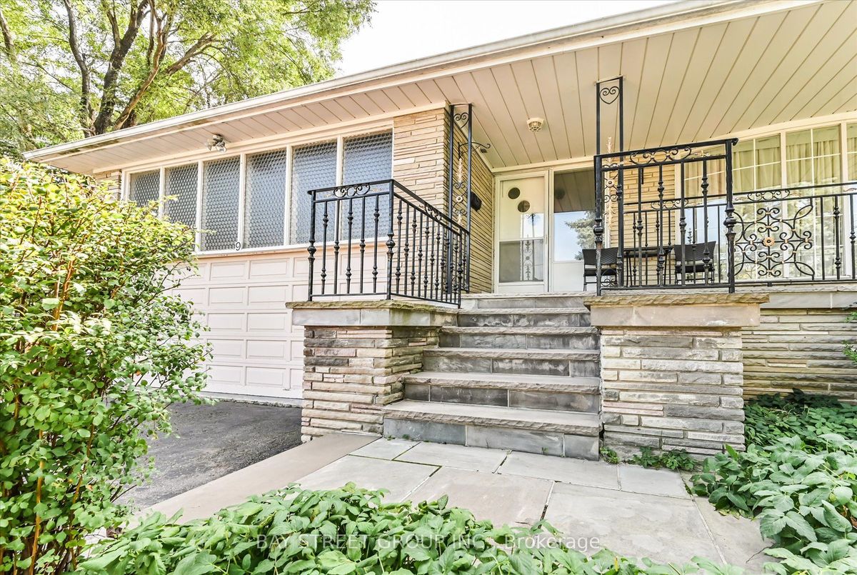 9 Doverwood Court 9 Doverwood Court Toronto C14