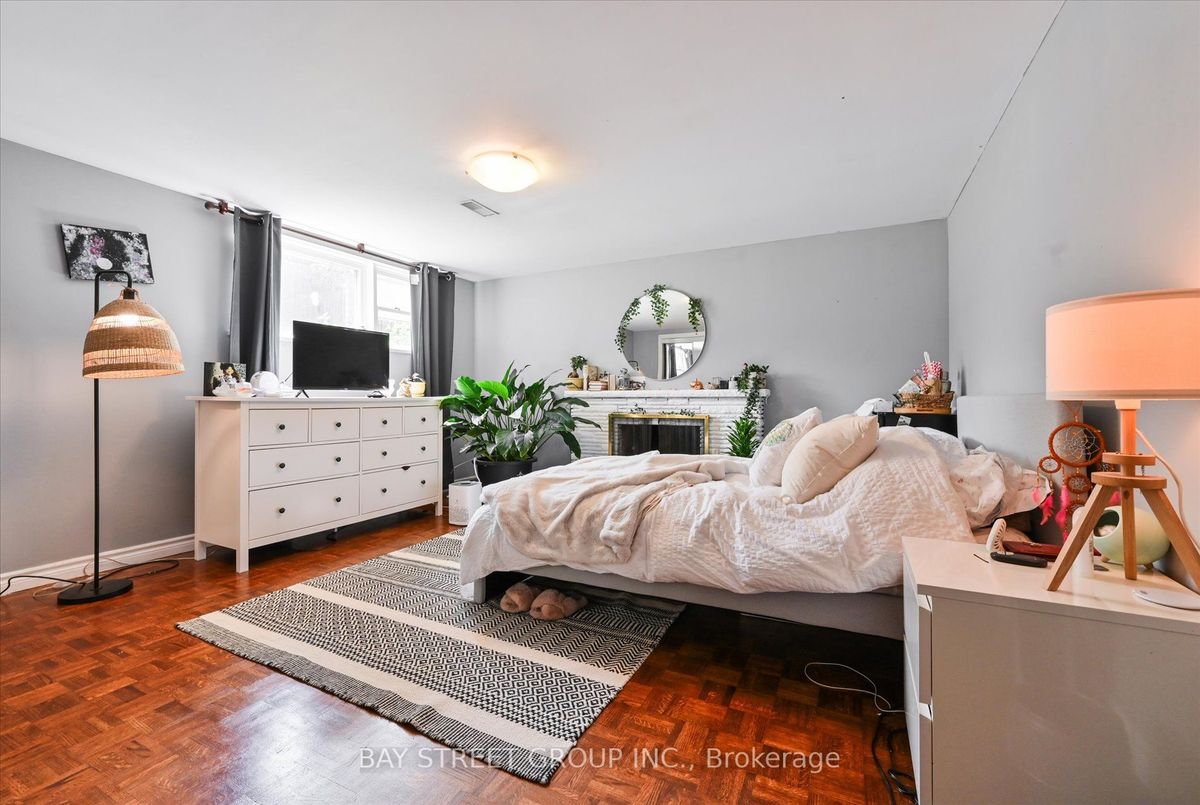 9 Doverwood Court 9 Doverwood Court Toronto C14