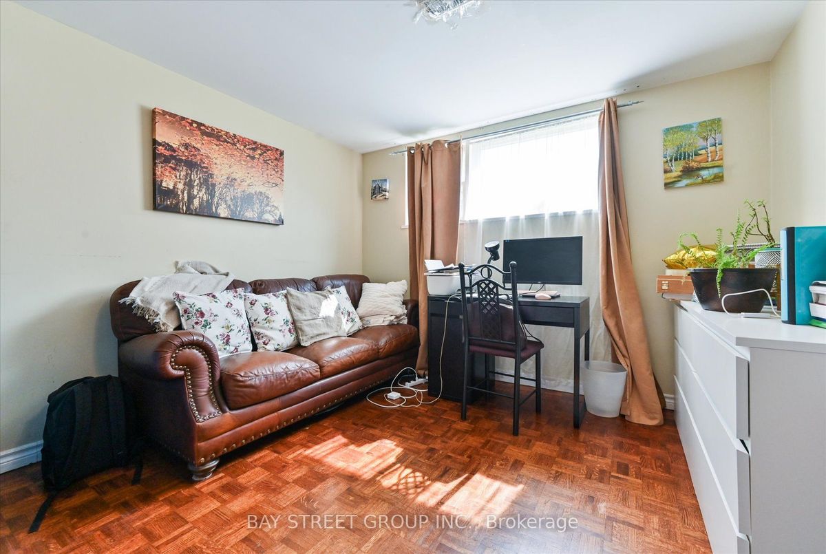 9 Doverwood Court 9 Doverwood Court Toronto C14