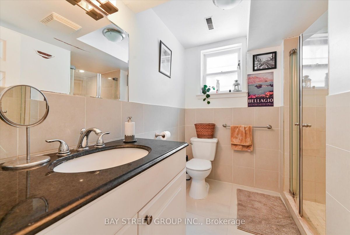 9 Doverwood Court 9 Doverwood Court Toronto C14