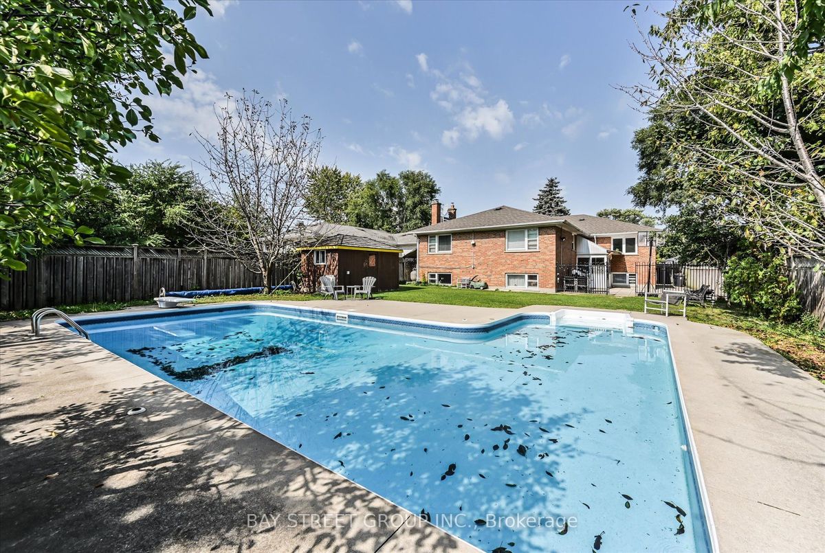 9 Doverwood Court 9 Doverwood Court Toronto C14